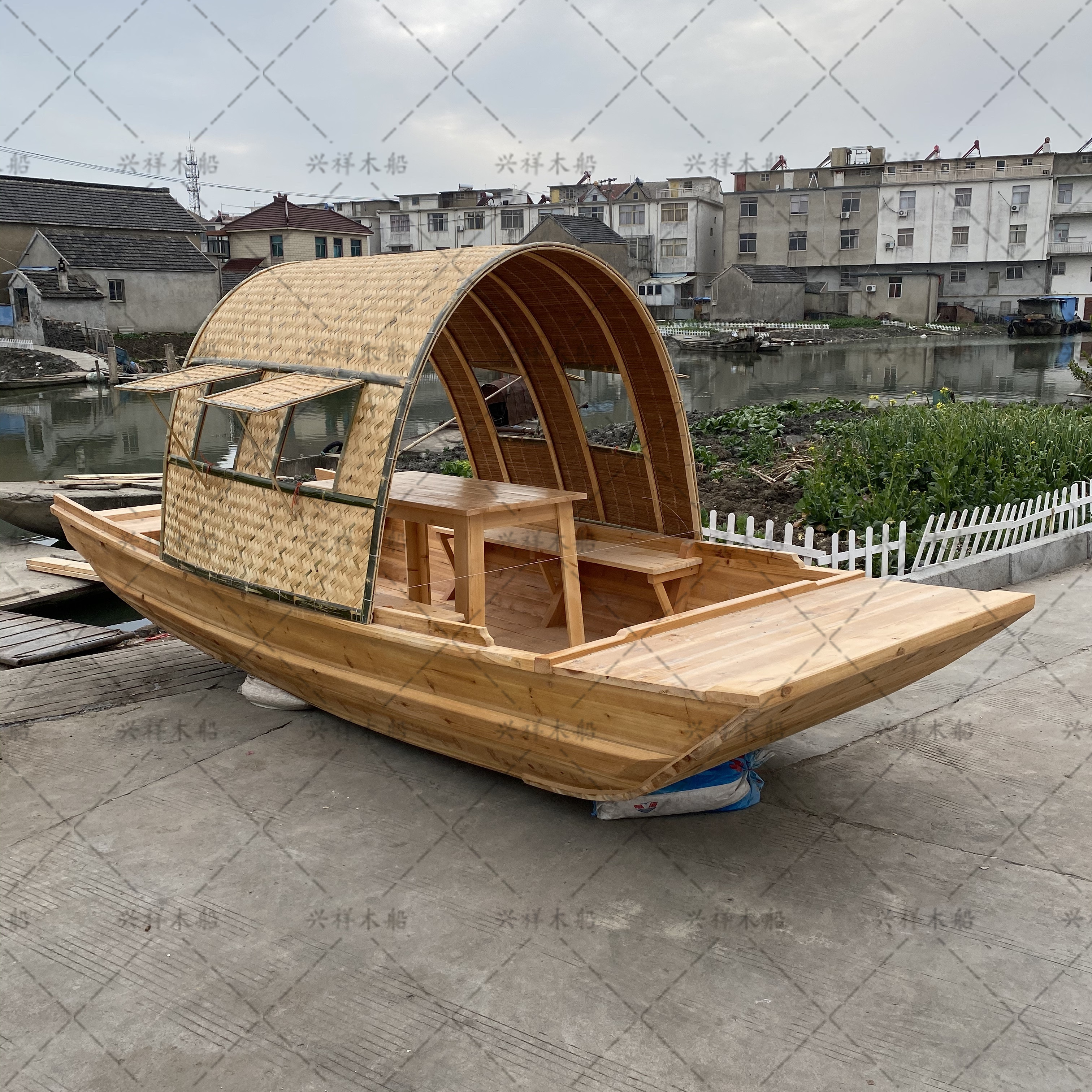 4米长2米宽乌篷餐饮船